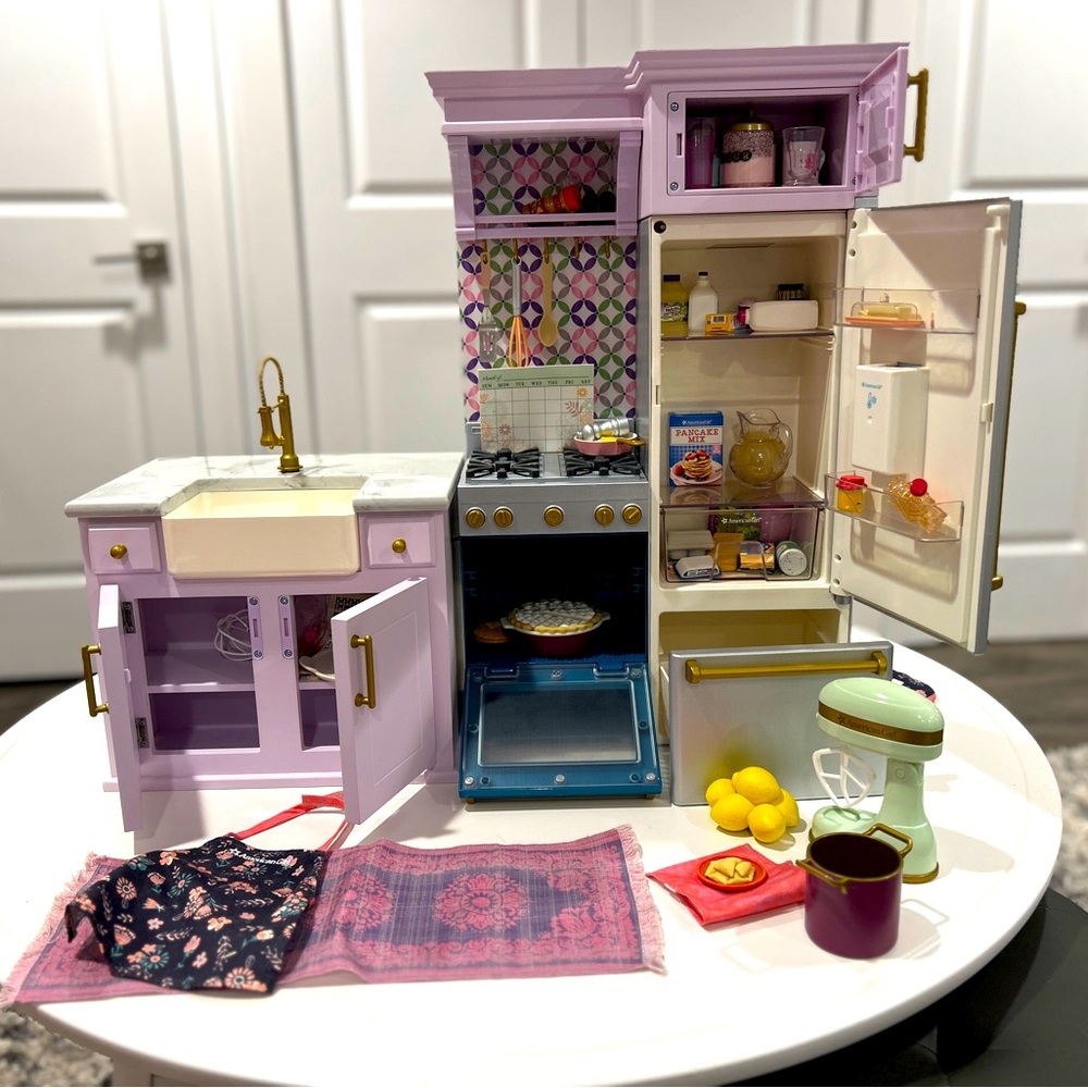 American girl kitchen almost new with all the accessories.